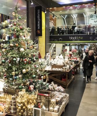 Christmas shopping-katastimata-agora