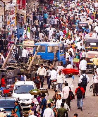 India-Mumbai-Overpopulation-Yperplithismos
