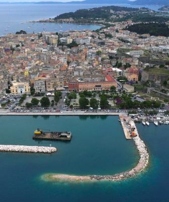 Αεροφωτογραφία λιμανιού Κέρκυρας με μαρίνα Λιμάνι Κέρκυρας αεροφωτογραφία