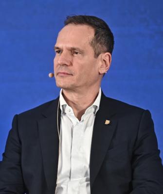 Μάνος Μανουσάκης πορτρέτο