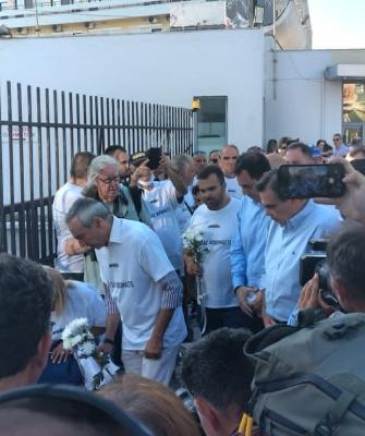 Μήνυμα του κόσμου κατά της τρομοκρατίας με συγκέντρωση έξω από το Ιπποκράτειο