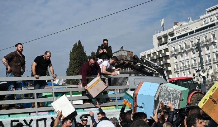 businessdaily-Melissokomoi-Syntagma