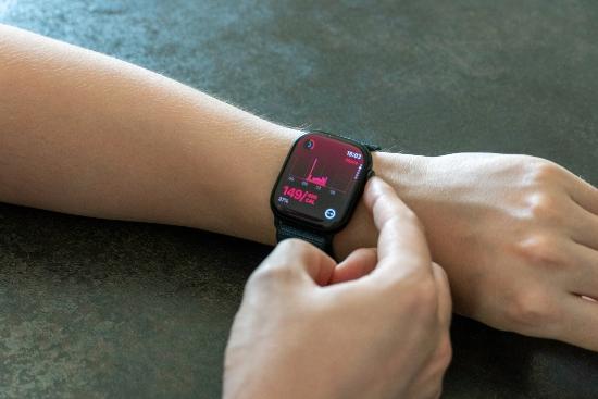 Apple Watch Series 10 μέτρηση υγείας Apple Watch στον καρπό