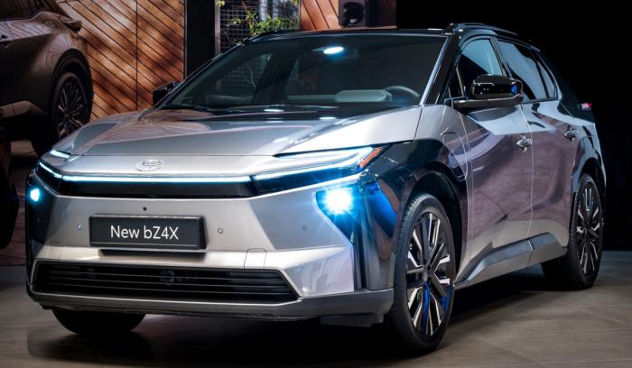 Toyota bZ4X ηλεκτρικό SUV