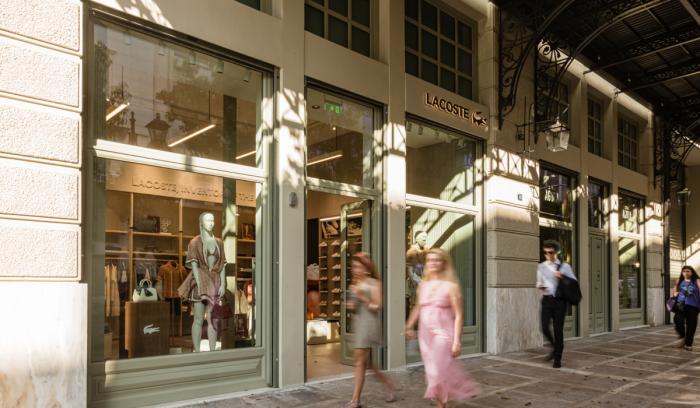 Lacoste, Μέγαρο Αρσακείου