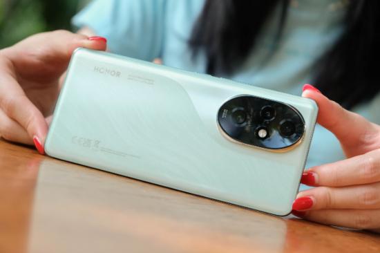 Honor 200 Pro