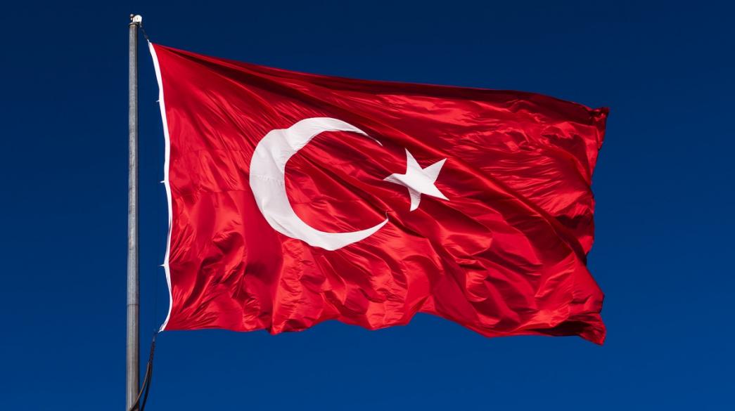 Ύψωσαν τουρκική σημαία σε ελληνική νησίδα στον Έβρο | Business Daily