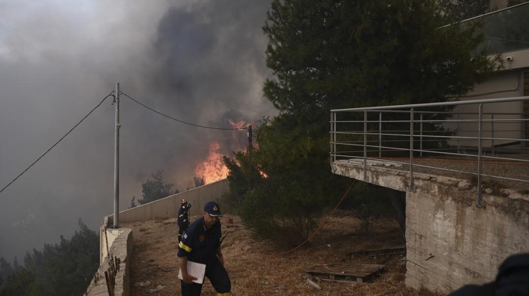Βελτιωμένη η εικόνα των πυρκαγιών στην Αττική σύμφωνα με εκπρόσωπο του Π.Σ.