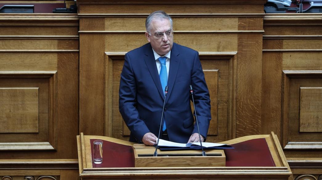 Τάκης Θεοδωρικάκος στη Βουλή