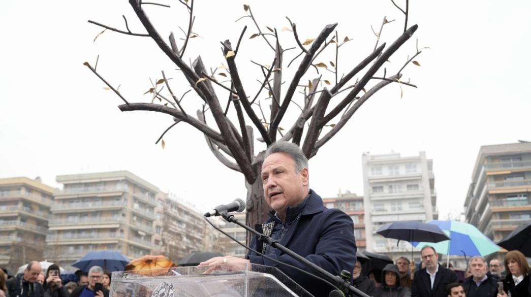 Ομιλητής στο Μνημείο Θεσσαλονίκης