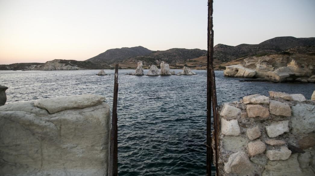 Παραθαλάσσιο τοπίο της Κιμώλου Τοπίο της Κιμώλου