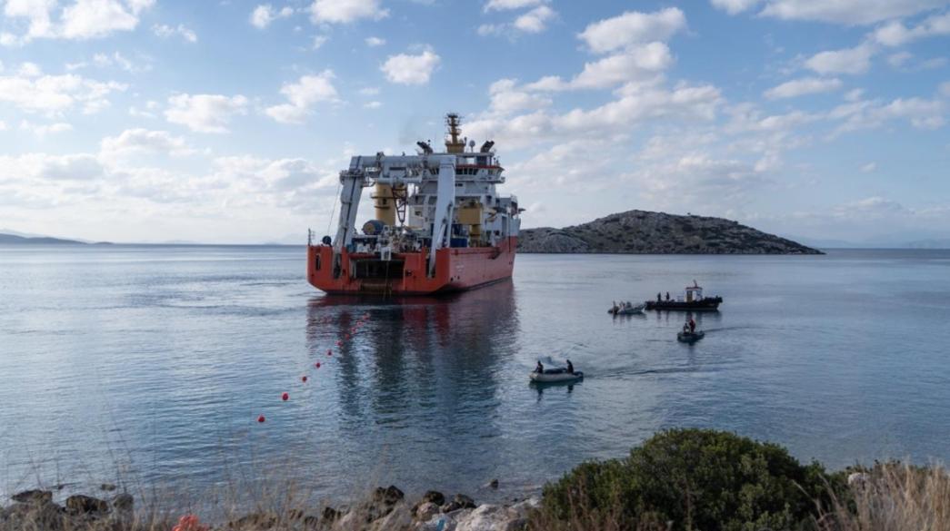 Πλοίο σε θαλάσσια περιοχή