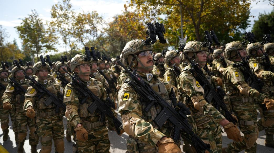 Παρέλαση ελληνικού στρατού