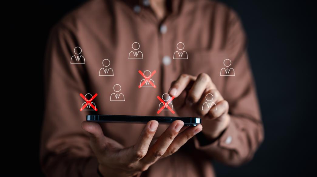 Απολύσεις-Εργασία