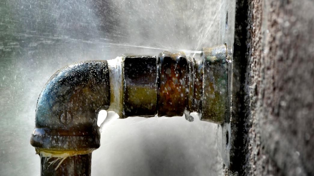 Διαρροή σωλήνα νερού