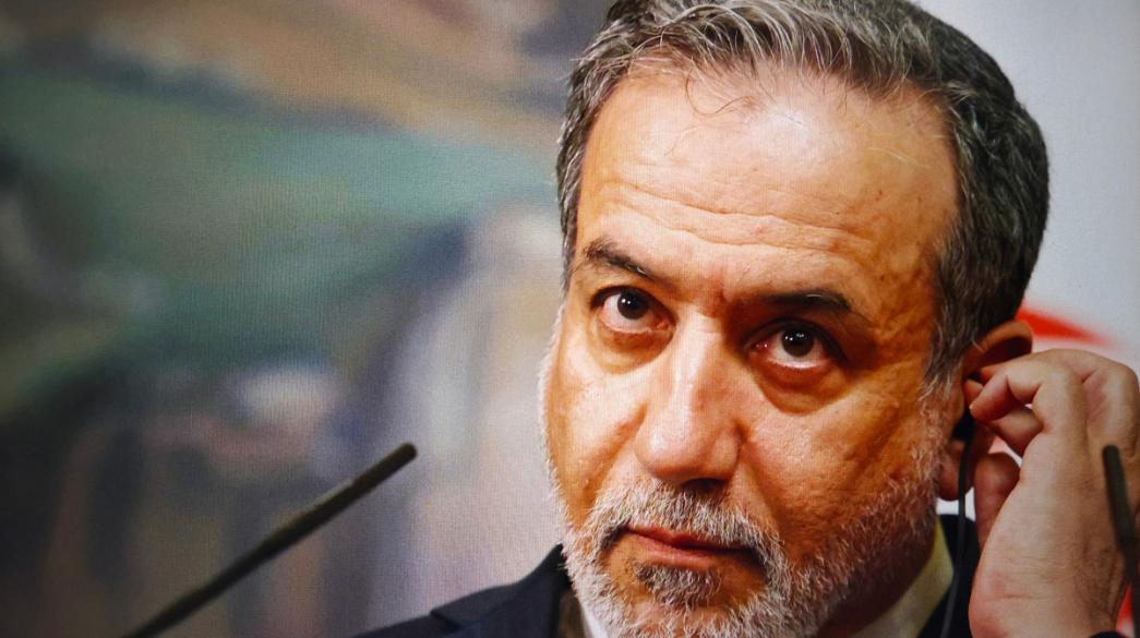 Αμπάς Αραγτσί, Ιρανός διπλωμάτης