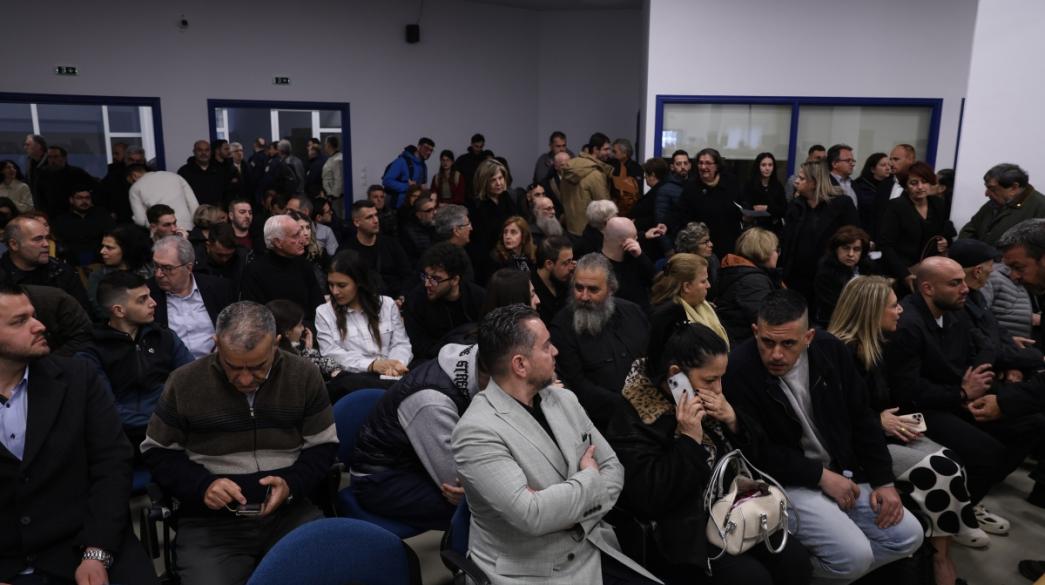 ΣΣυυννάάννττηησσηη  ππλλήήθθοουυςς  σσεε  ααίίθθοουυσσαα