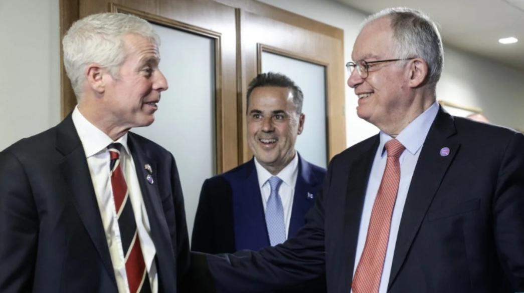 άτομα της κυβέρνησης