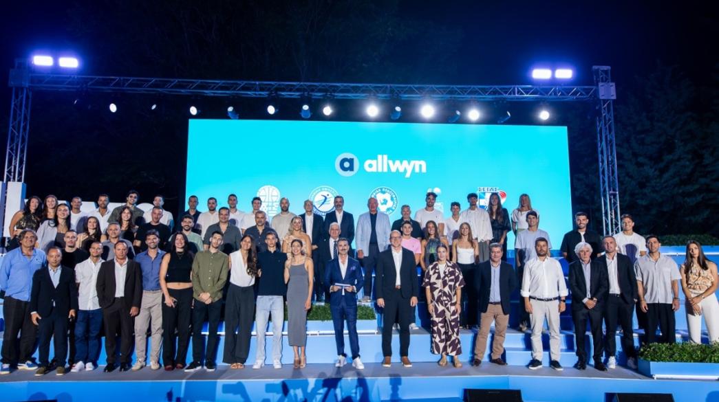 Στελέχη της Allwyn με εκπροσώπους της ΕΟΚ, της ΕΟΠΕ, της ΕΠΟ, της ΚΟΕ και του ΣΕΓΑΣ