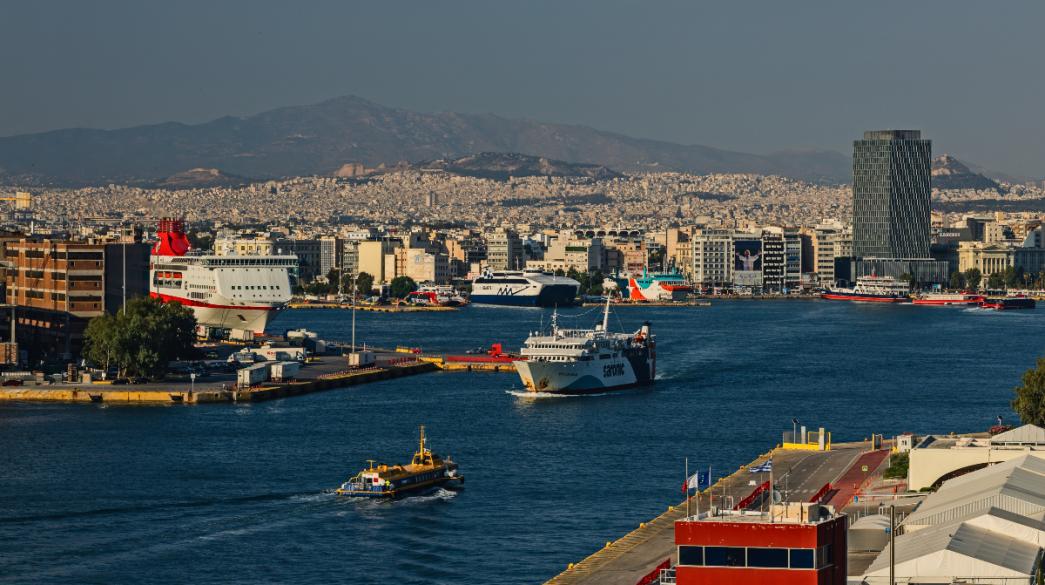 Πλοίο, Λιμάνι Πειραιά