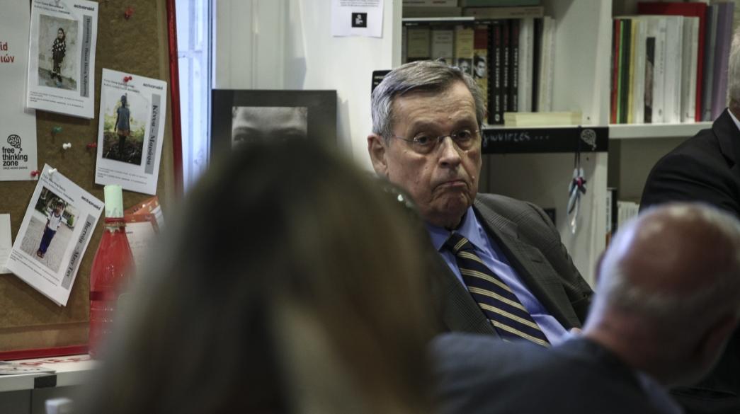 Στέφανος Μάνος