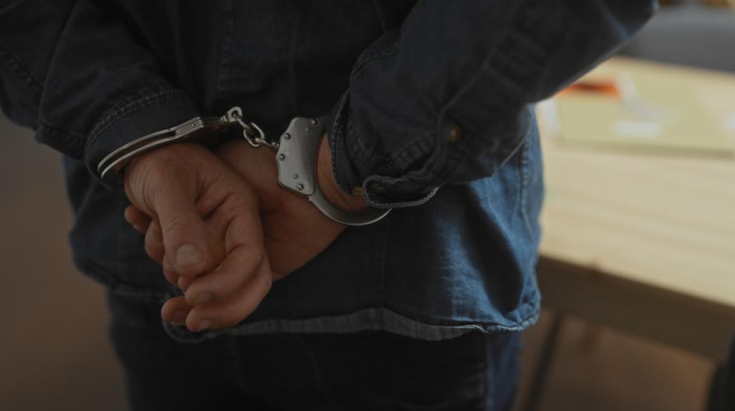 Σύλληψη-Χειροπέδες