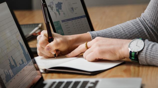 εργασία σε υπολογιστή