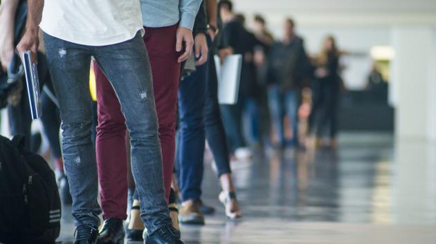 Άνεργοι σε ουρά