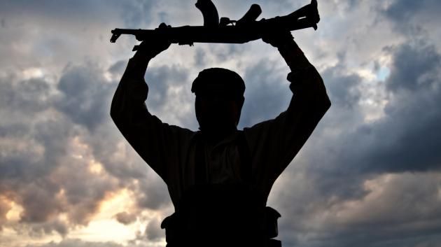 Σιλουέτα στρατιώτη με όπλο