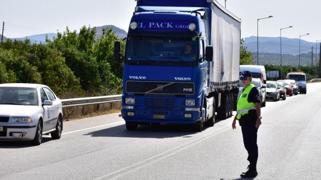 Τροχαία και φορτηγό