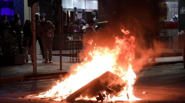 Φωτιά στη Νέα Σμύρνη