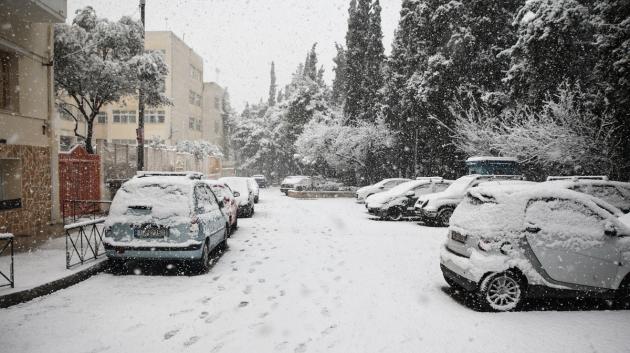 σφοδρή χιονόπτωση πόλη