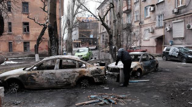 Καμένα αυτοκίνητα Μαριούπολη