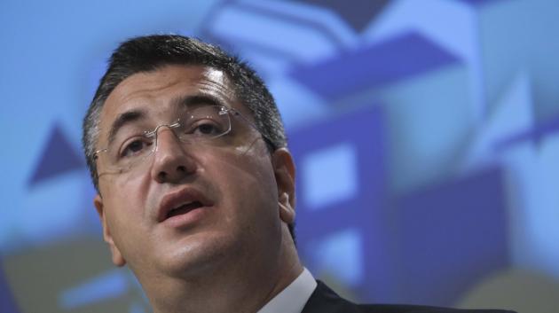 Απόστολος Τζιτζικώστας πορτραίτο