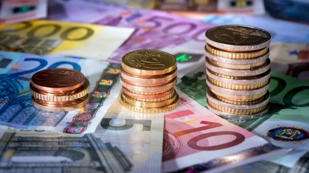 Ευρώ χαρτονομίσματα κέρματα