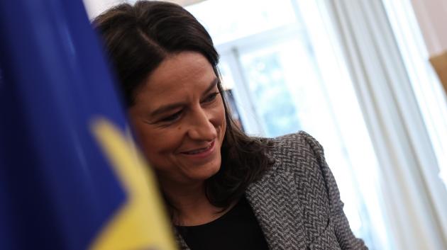 Νίκη Κεραμέως χαμόγελο γραφείο