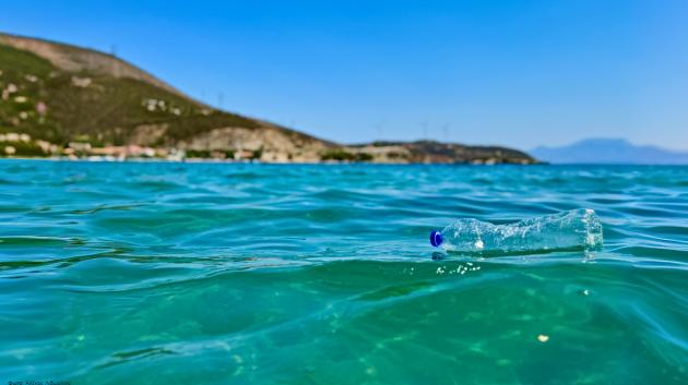 Πλαστικό στη θάλασσα