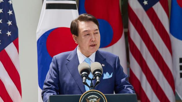 Γιουν Σοκ Γεόλ ομιλία