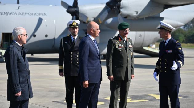 Νίκος Δένδιας σε αεροπορική βάση