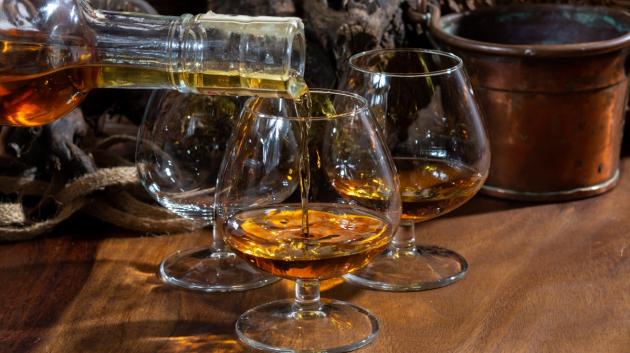 Κονιάκ σε ποτήρι