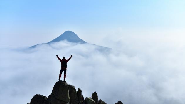 Ορειβάτης στην κορυφή