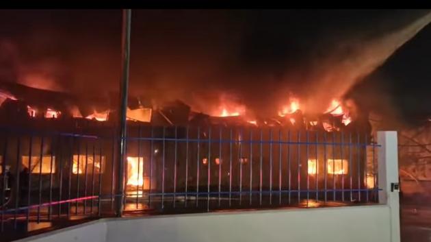 Φωτιά σε εργοστάσιο