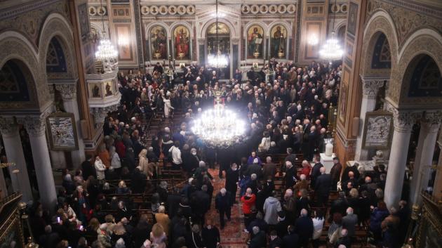 Εκκλησία με πλήθος πιστών