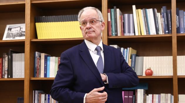 Κωνσταντίνος Τασούλας γραφείο