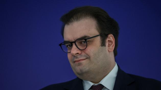 Κυριάκος Πιερρακάκης κοντινό