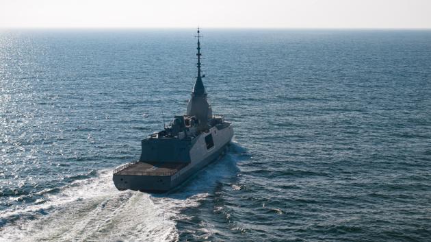 Φρεγάτα ΠΝ εν πλω