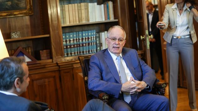 Κωνσταντίνος Τασούλας γραφείο