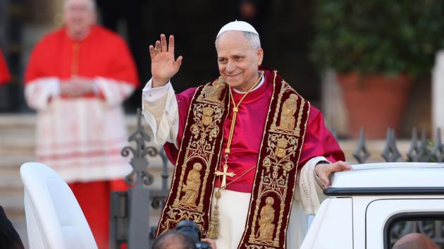 Πάπας Λέων σε δημόσια εμφάνιση