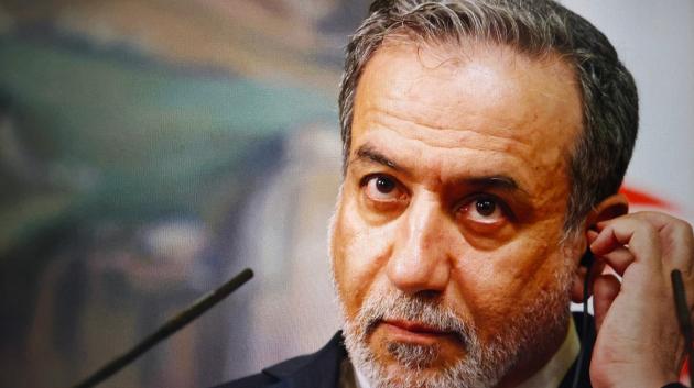 Αμπάς Αραγτσί, Ιρανός διπλωμάτης