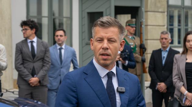 Πέτερ Μάγκιαρ σε δημόσια εμφάνιση